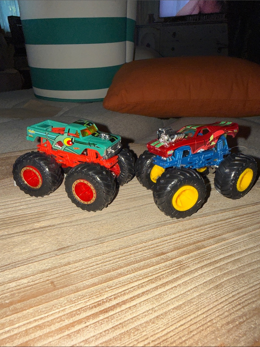 Hot Wheels Monster Truck Monster SpongeBob Squarepants-Plankton and Mr. Krabs